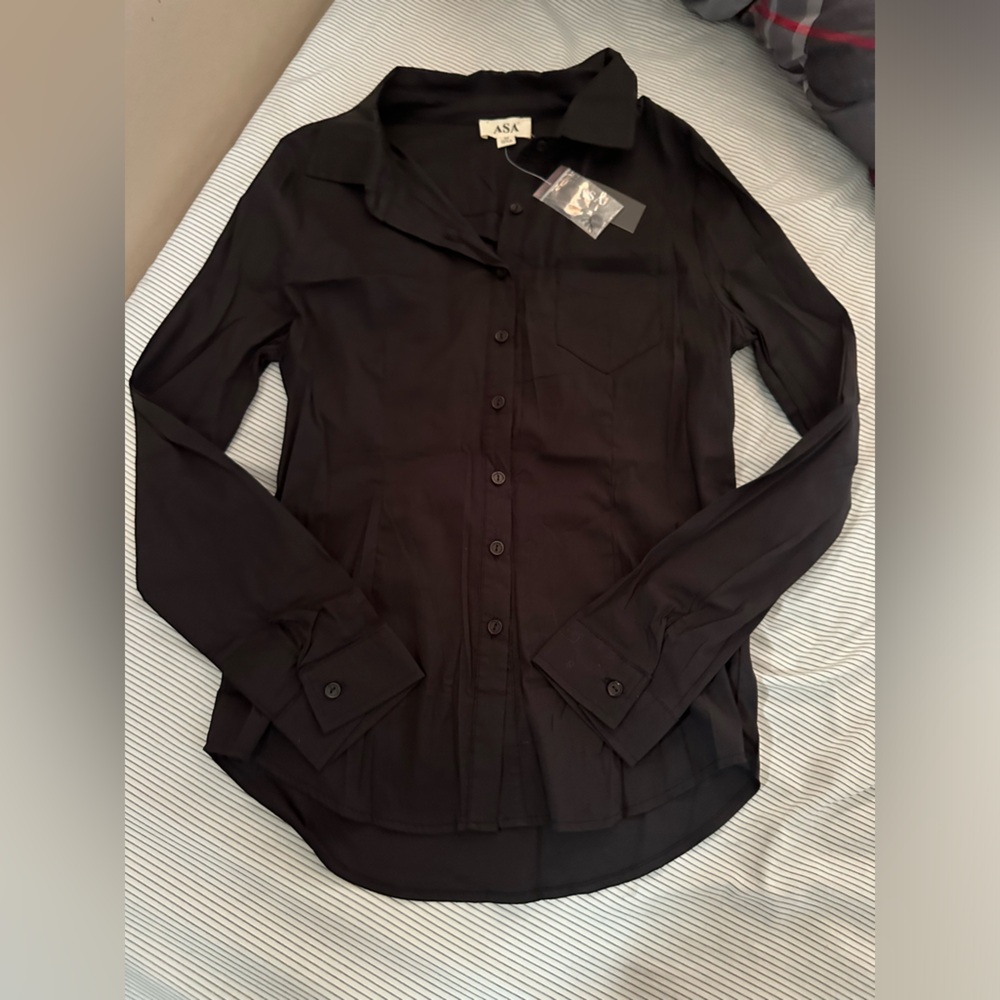 Womens long sleeve black button up top